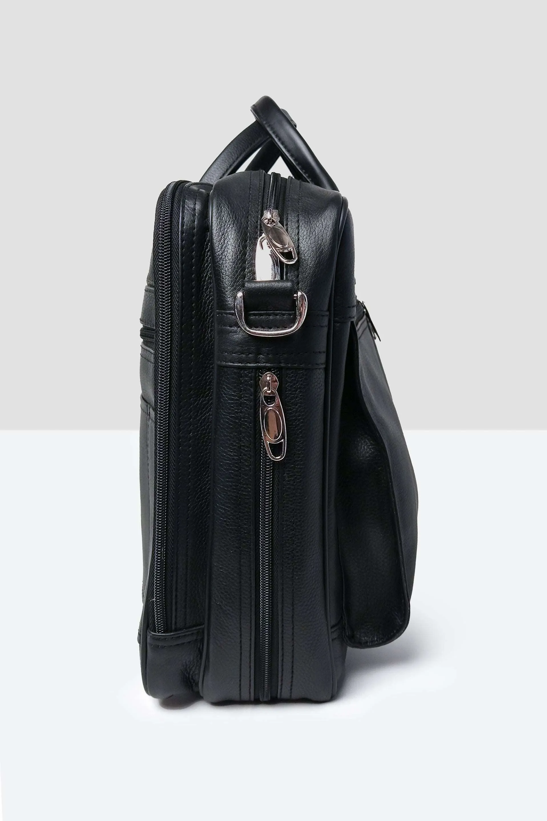 TP The Extendable Travel laptop Bag // Black